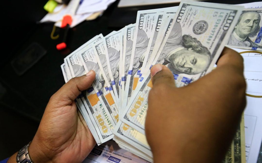 Currency Resists Larger Gains Amid Low Forex